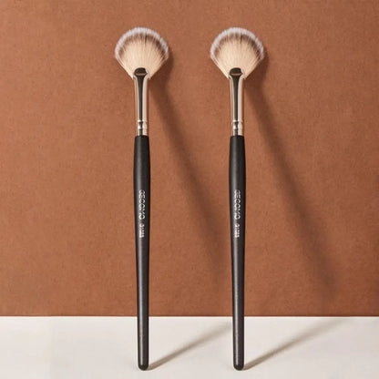 1 pc Fan-shaped Loose Powder Brush Makeup Brush Blush Brush Highlighter Brush Partial Face Powder Brush Makeup Tool