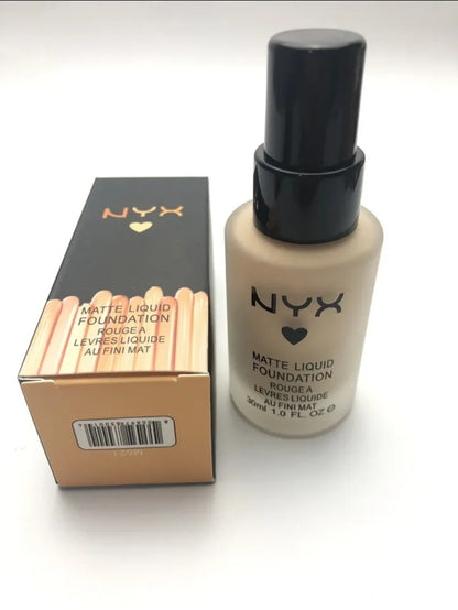 NYX, a dropper makeup base that offers a velvety, light and comfortable texture.