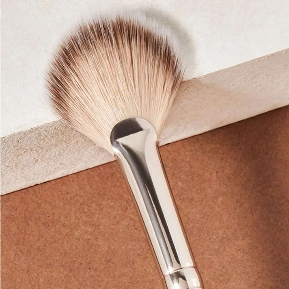 1 pc Fan-shaped Loose Powder Brush Makeup Brush Blush Brush Highlighter Brush Partial Face Powder Brush Makeup Tool